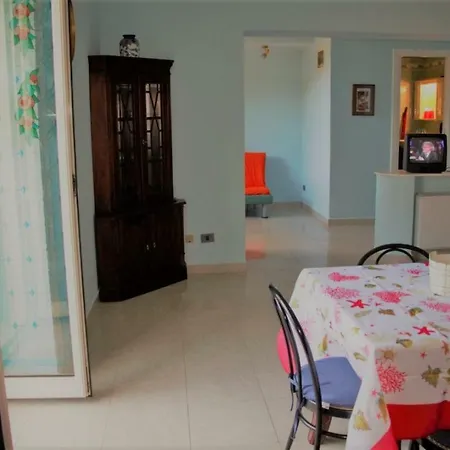 Holidaycasa Marcello - Panoramico E Centrale アパート